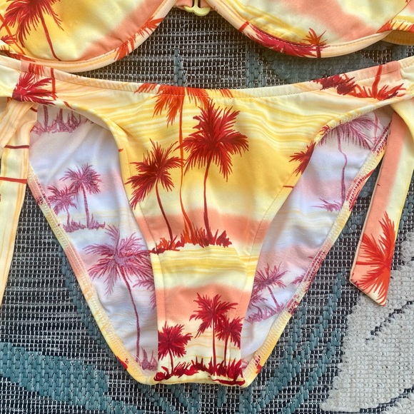 Island Soul Hawaiian Beach Scene Tropical Bikini Set Medium - Picture 5 of 9